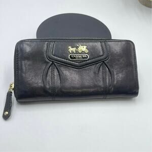 Coach Vintage Black Gold Tone Horse Carriage Patent Leather Purple Lined Wallet